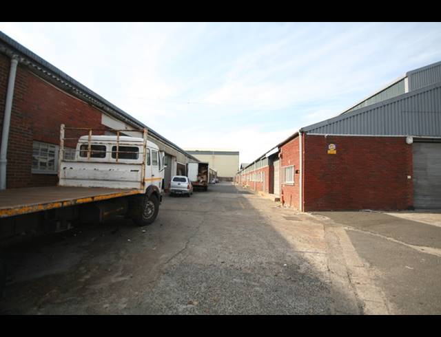 778M² FACTORY TO LET IN EPPING INDUSTRIAL